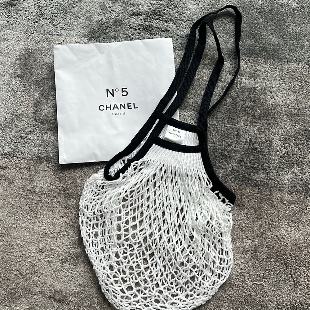 CHANEL N°5 THE Beach Crochet
Hand Bag - FACTORY 5
COLLECTION LIMITED EDITION